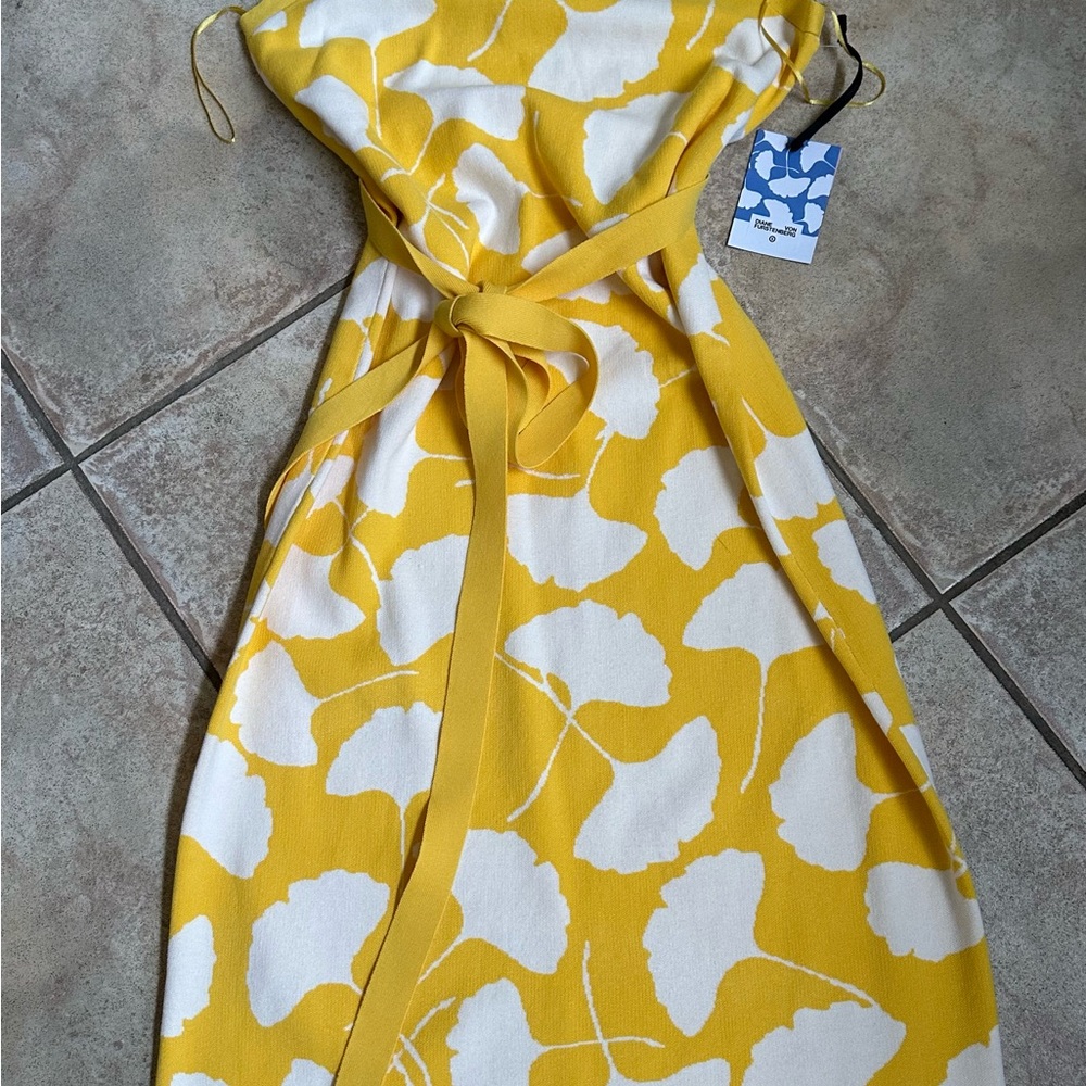 Chic Yellow & White Floral Midi Dress